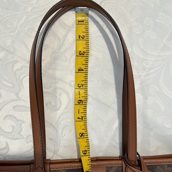 EUC Michael Kors Eliza Empire Logo Large Tote - Picture 13 of 13